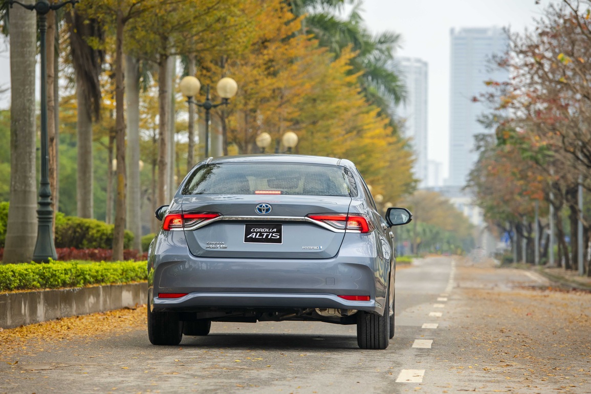Corolla Altis bản 2022 có động cơ hybrid, giá cao nhất 868 triệu đồng - 7 Corolla Altis bản 2022 có động cơ hybrid, giá cao nhất 868 triệu đồng - 7