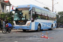 Ô tô tông xe máy văng 70 mét, hai vợ chồng chết thảm