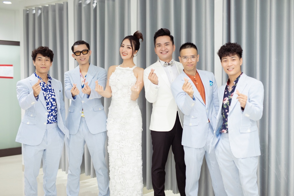 Á hậu Thụy Vân tiết lộ tai nạn đau đớn khi lên sóng trực tiếp - 4