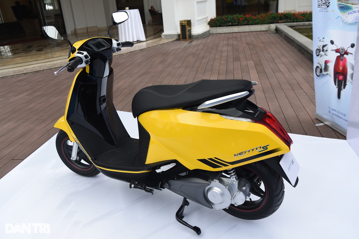 VinFast ra loạt xe máy điện dùng pin công nghệ mới, đi 200km một lần sạc - 3 VinFast ra loạt xe máy điện dùng pin công nghệ mới, đi 200km một lần sạc - 3