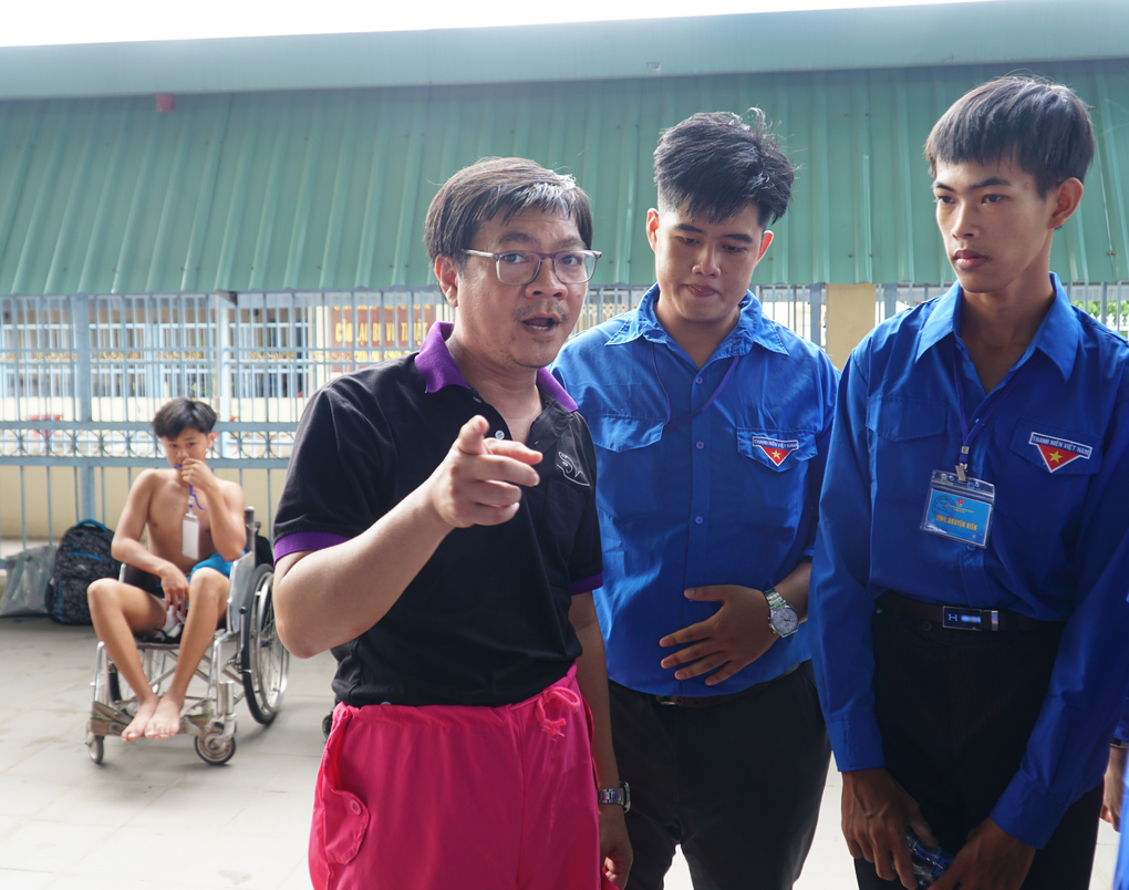 Người đàn ông 21 năm hỗ trợ vận động viên khó khăn: Hãy sống tử tế với đời - 3 Người đàn ông 21 năm hỗ trợ vận động viên khó khăn: Hãy sống tử tế với đời - 3