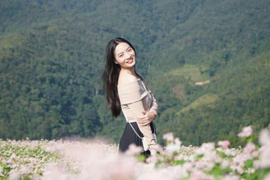 Hoa tam giác mạch Hà Giang nở rộ, khách từ TPHCM cũng đổ về check-in