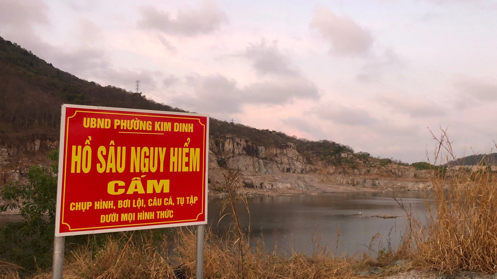 Rủ nhau đi chơi sông hồ, 4 học sinh ở Vũng Tàu đuối nước tử vong - 2 Rủ nhau đi chơi sông hồ, 4 học sinh ở Vũng Tàu đuối nước tử vong - 2
