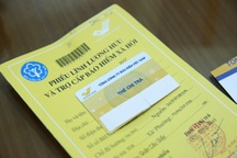 Bị dừng hưởng lương hưu vì mượn hồ sơ lý lịch để đi làm