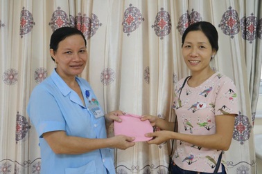 Nữ hộ lý nhặt được hơn 6 triệu đồng trả lại cho bệnh nhân