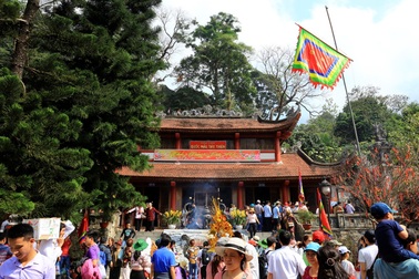 Đến với Phật, về với Mẫu nơi miền địa linh Tây Thiên