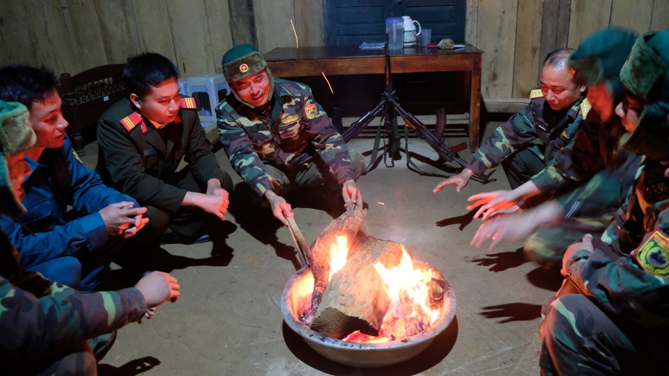 Dầm mình trong giá rét âm độ, lính biên phòng Tết này ở lại biên cương - 6 Dầm mình trong giá rét âm độ, lính biên phòng Tết này ở lại biên cương - 6