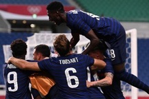 Olympic Pháp ngược dòng điên rồ trong trận đấu 7 bàn thắng