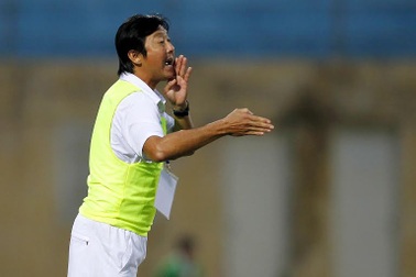 HLV Lê Huỳnh Đức: “Trọng tài bắt thiếu công tâm”