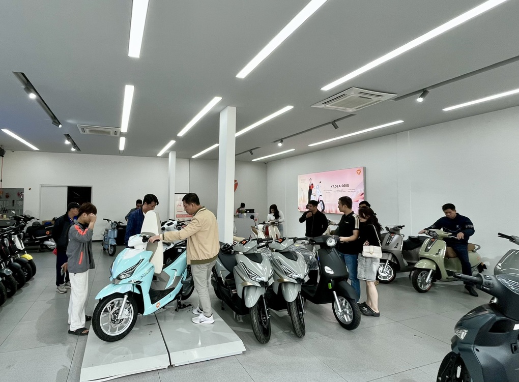 Đại lý xe máy điện Việt Thanh ghi nhận lượng khách tăng giữa mùa thấp điểm - 2