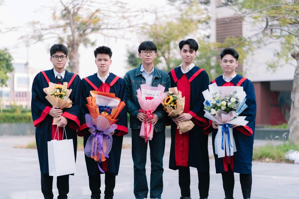 Nam sinh xô đổ kỷ lục điểm tư duy ĐH Bách khoa: Em ôn tập chưa tốt lắm - 2 Nam sinh xô đổ kỷ lục điểm tư duy ĐH Bách khoa: Em ôn tập chưa tốt lắm - 2