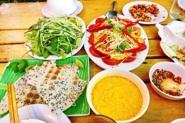 Món tiết canh cua "hạ hỏa" nổi tiếng ở Phú Quốc, giá gần một triệu đồng/bát