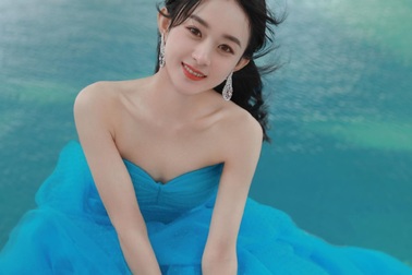 "Bà mẹ một con" Triệu Lệ Dĩnh hoá thân thành "nàng Lọ lem" xinh đẹp