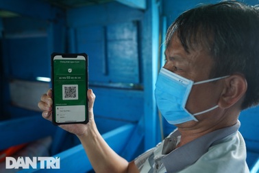 F0 tự điều trị tại nhà lo thất nghiệp dài vì chưa được cấp "thẻ xanh Covid"