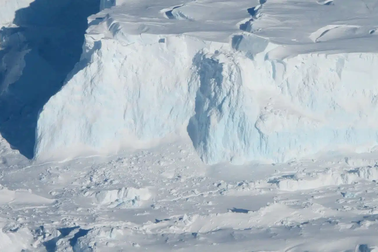 Sông băng "ngày tận thế" tan chảy chóng mặt, đe dọa mực nước biển toàn cầu