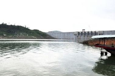 Chuẩn bị sơ tán hàng chục ngàn dân trước cơn bão số 7