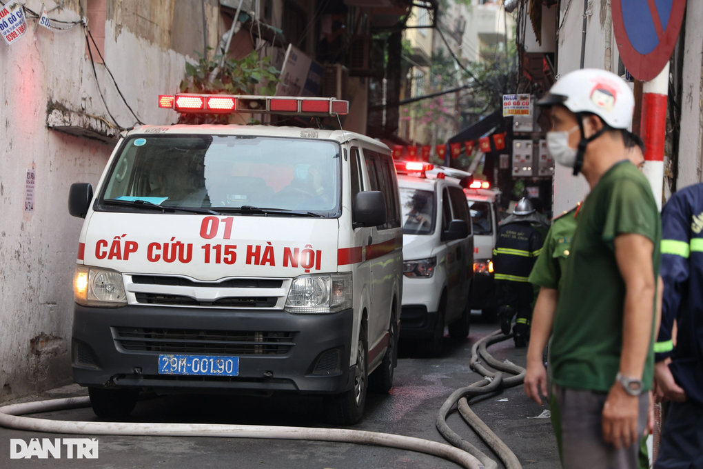 Lời kể của cảnh sát cứu hỏa trong vụ cháy 3 người chết ở Hà Nội - 5 Lời kể của cảnh sát cứu hỏa trong vụ cháy 3 người chết ở Hà Nội - 5