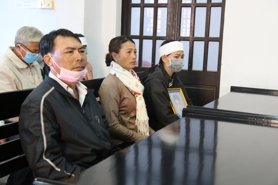 Xử vụ giết người để trục lợi bảo hiểm: Gia đình nạn nhân đề nghị tử hình - 3 Xử vụ giết người để trục lợi bảo hiểm: Gia đình nạn nhân đề nghị tử hình - 3