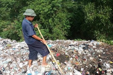 Lấy mẫu chất thải Formosa chưa khách quan do... "anh em hoảng quá" (!?)