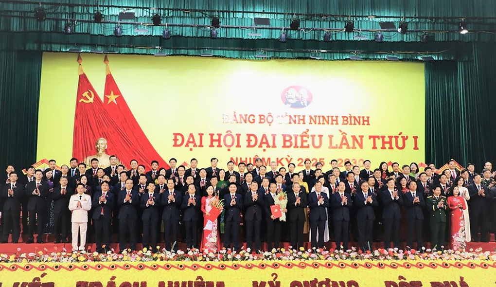 កសាង Ninh Binh ទៅជាទីក្រុងគ្រប់គ្រងកណ្តាលមុនឆ្នាំ ២០៣០ - ២ Xây dựng Ninh Bình là thành phố trực thuộc Trung ương trước năm 2030 - 2