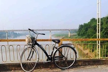 Để lại xe đạp trên cầu, thiếu nữ gieo mình xuống sông Lam