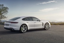 Porsche Panamera có thêm phiên bản 4 E-Hybrid