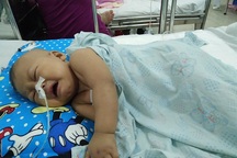 Bé trai gần 2 tuổi đứng trước ngưỡng cửa sinh tử vì bệnh hiểm nghèo