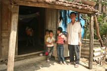 Mất hộ nghèo vì “trót”… nuôi vịt?!