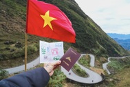 Tiết lộ thú vị cuốn "hộ chiếu Hà Giang" giá 30.000 đồng gây sốt