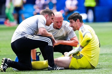 Thủ môn Courtois bật khóc, nói điều bất ngờ khi tuyển Bỉ thua trận
