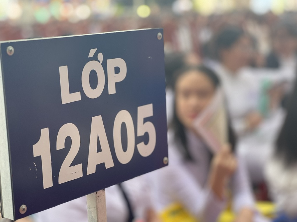 Nữ sinh chọn ngành, nhớ ngay lời Tiktoker gọi tên ngành vô dụng nhất - 1