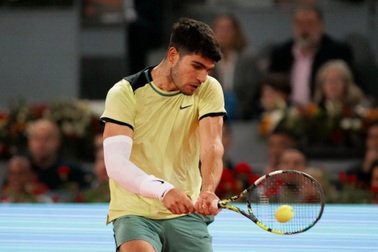 Alcaraz bị loại khỏi Madrid Open, Sinner bỏ cuộc