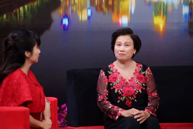 Ốc Thanh Vân nhói lòng với cậu bé 9 tuổi: “Dượng thương mẹ, không thương con”.