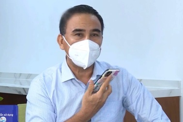 Quyền Linh gặp sự cố "dở khóc dở cười" trên sóng livestream