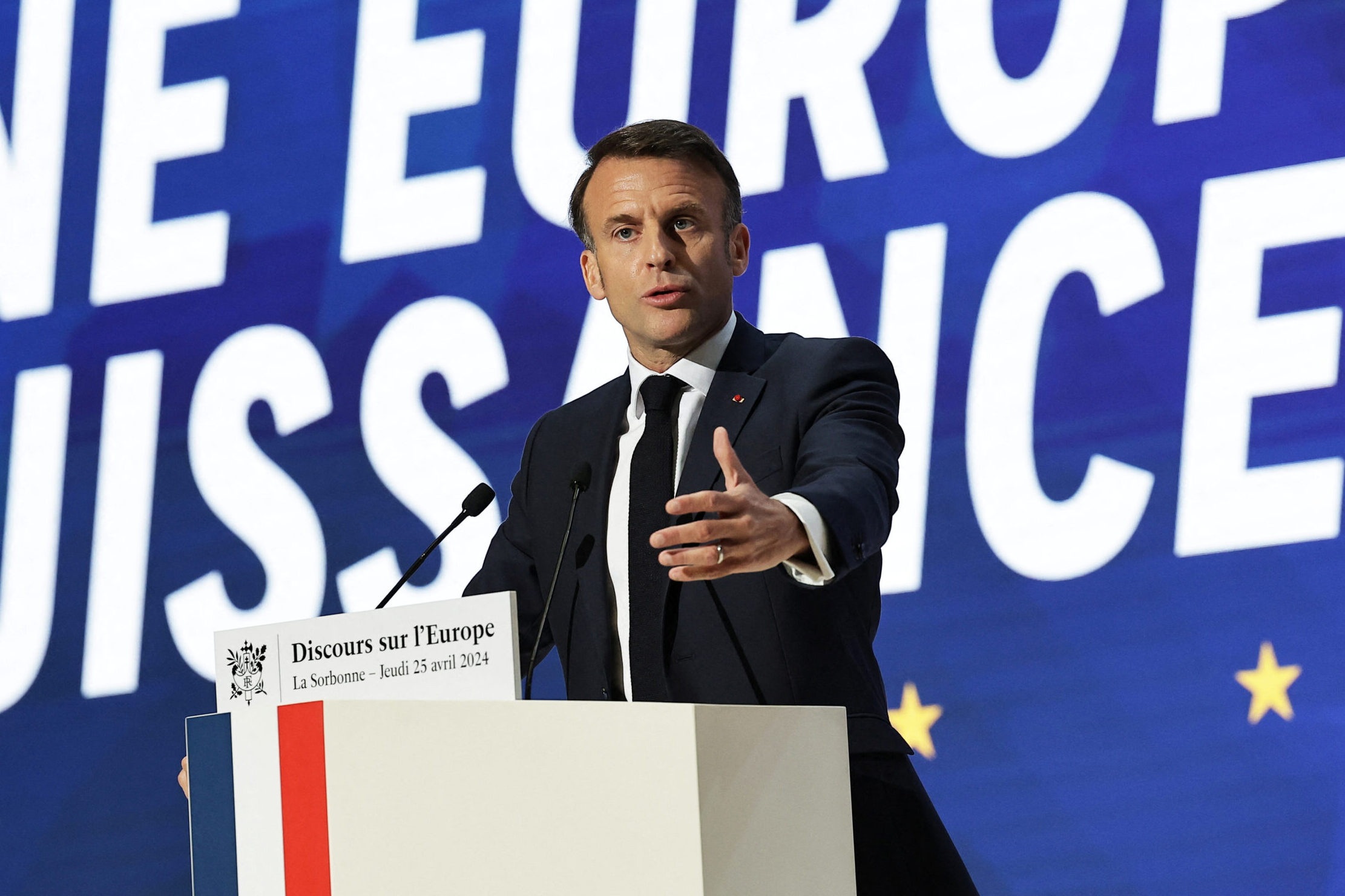 Đằng sau lời cảnh báo châu Âu "có thể lụi tàn" của Tổng thống Pháp
