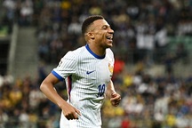 Mbappe giúp Pháp hạ Ukraine, Italy thắng đậm ở vòng loại World Cup 2026