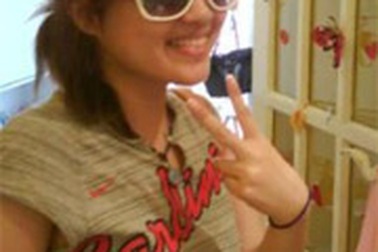 Cô bạn 9X biết 4 ngoại ngữ 