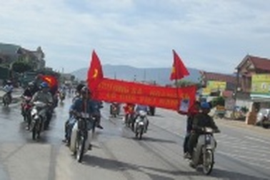 Hơn 1.000 công nhân Formosa tuần hành phản đối Trung Quốc