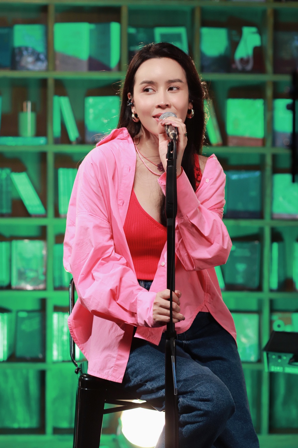 Lưu Hương Giang: Người đến, người đi đều để lại cho mình bài học - 1 Lưu Hương Giang: Người đến, người đi đều để lại cho mình bài học - 1