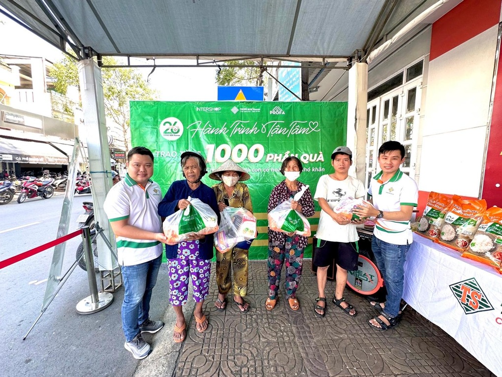 26 năm tận tâm và hành trình hướng đến cộng đồng của Nhà thuốc Trung Sơn - 3 26 năm tận tâm và hành trình hướng đến cộng đồng của Nhà thuốc Trung Sơn - 3