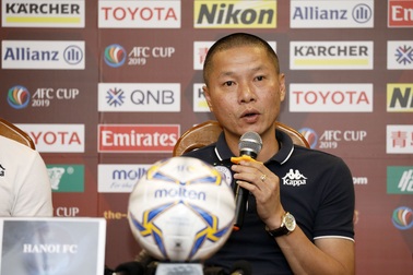 HLV Chu Đình Nghiêm: “Nhiều cầu thủ CLB Hà Nội đang quá tải”