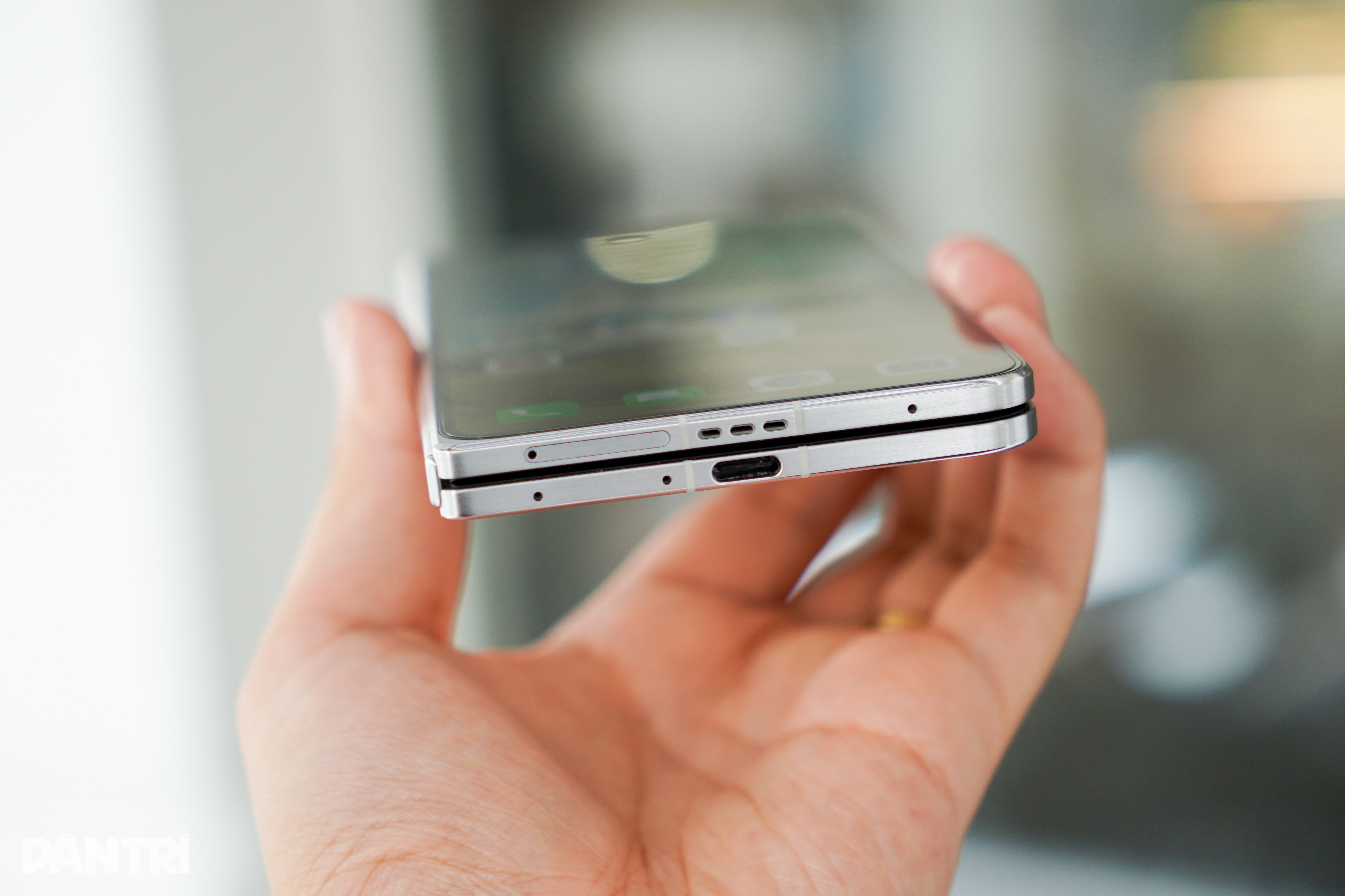 View - OPPO Find N5: Thiết bị tái định nghĩa điện thoại màn hình gập | Báo Dân trí