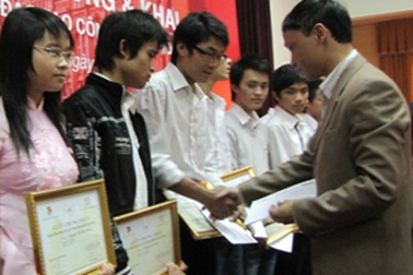 11 học sinh nhận học bổng đào tạo CNTT Prudence