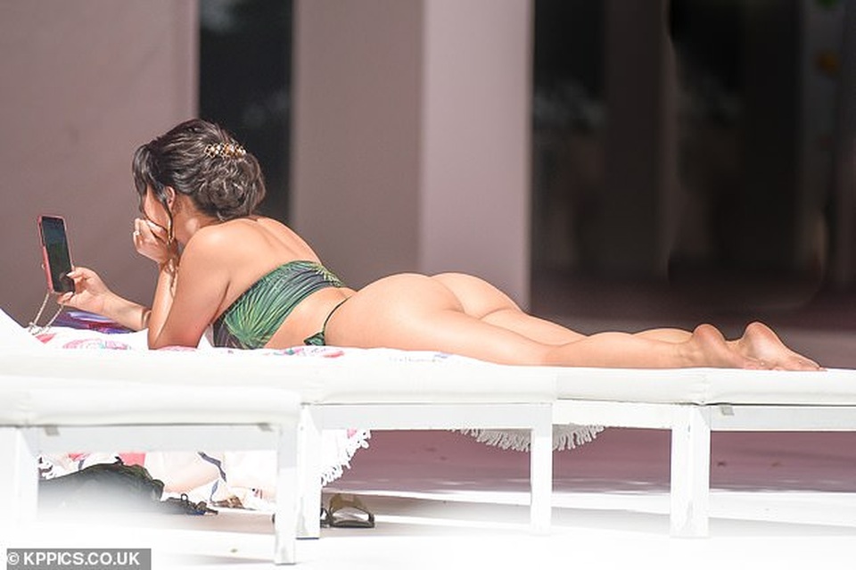 Demi Rose gợi cảm tắm nắng - 6 Demi Rose gợi cảm tắm nắng - 6