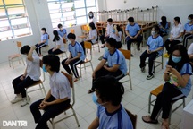 F0 học sinh tăng: Chuyên gia đề nghị thí điểm "xét nghiệm và giữ lại lớp"