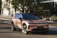 Khám phá Lynk & Co EM-P: Có gì hơn loạt xe "plug-in hybrid" đồng hương?