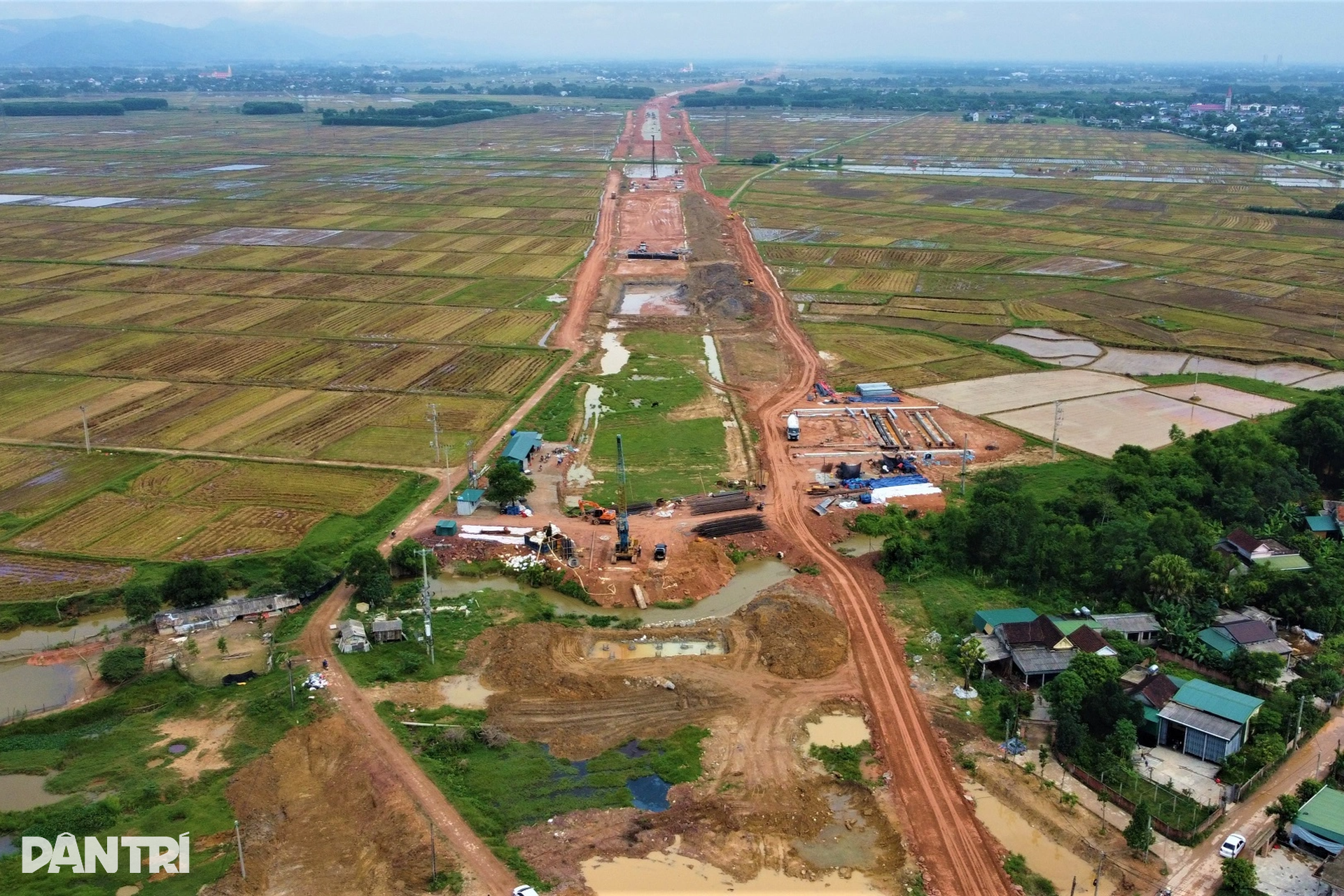 Cao tốc Bắc - Nam qua Hà Tĩnh thi công nhảy cóc, uốn lượn - 1 Cao tốc Bắc - Nam qua Hà Tĩnh thi công nhảy cóc, uốn lượn - 1