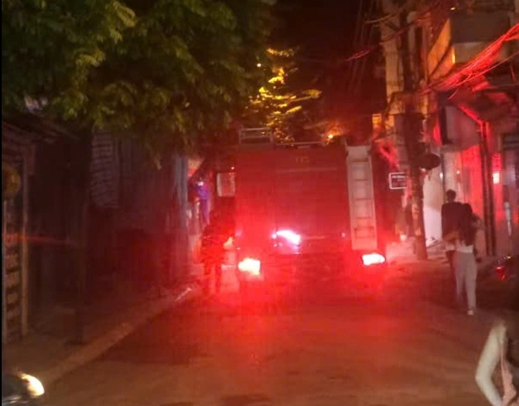 Cãi nhau với người yêu, nam thanh niên đốt quần áo bạn gái ở phòng trọ - 1 Cãi nhau với người yêu, nam thanh niên đốt quần áo bạn gái ở phòng trọ - 1