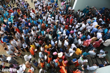 Hãi hùng cảnh chen nhau tiêm vắc xin, xét nghiệm Covid-19: Bạn đọc hiến kế