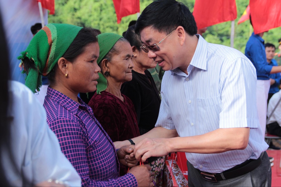 Tỉnh đoàn Nghệ An ra quân tình nguyện ở biên giới Việt - Lào - 10 Tỉnh đoàn Nghệ An ra quân tình nguyện ở biên giới Việt - Lào - 10